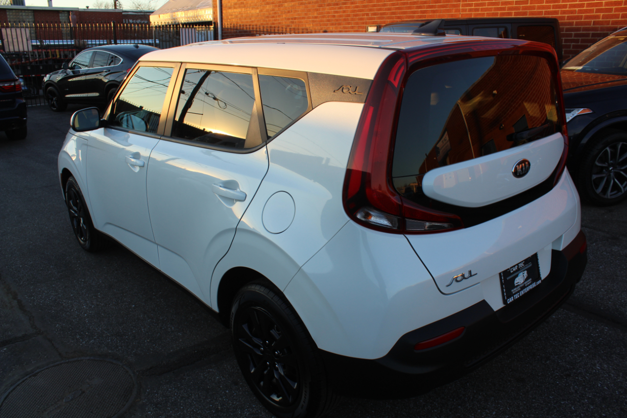 Kia Soul LX CVT 2021