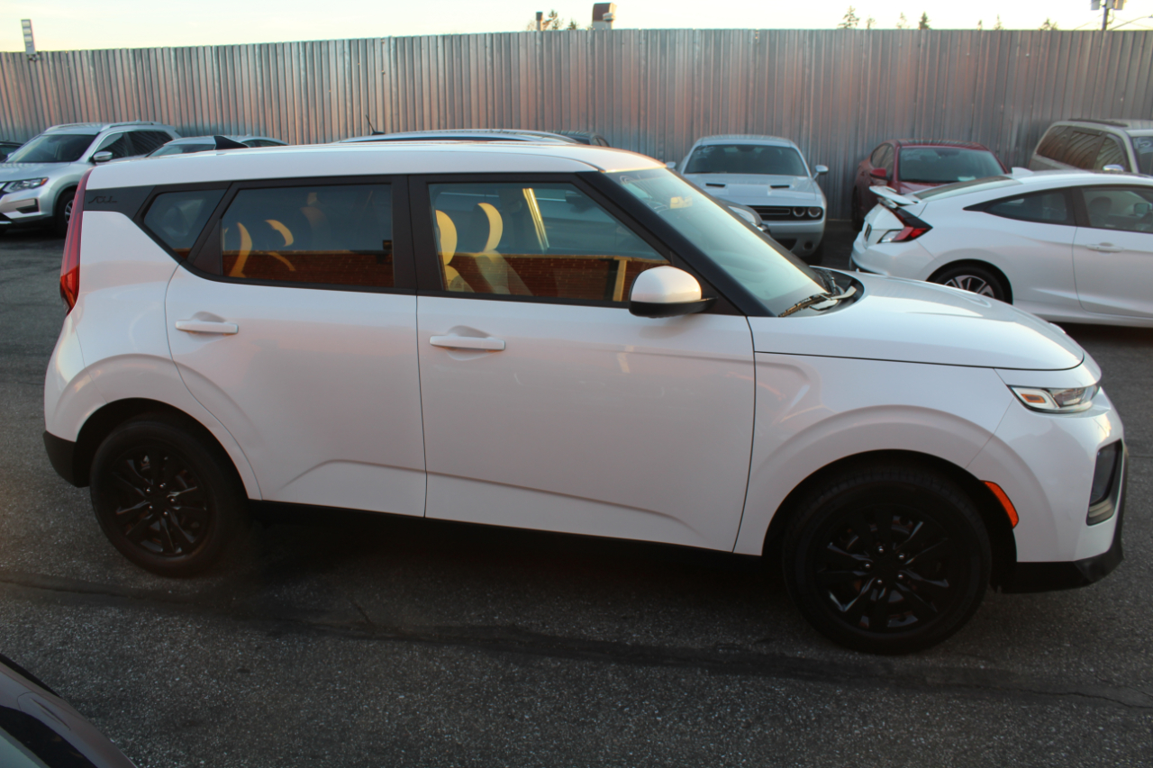 Kia Soul LX CVT 2021