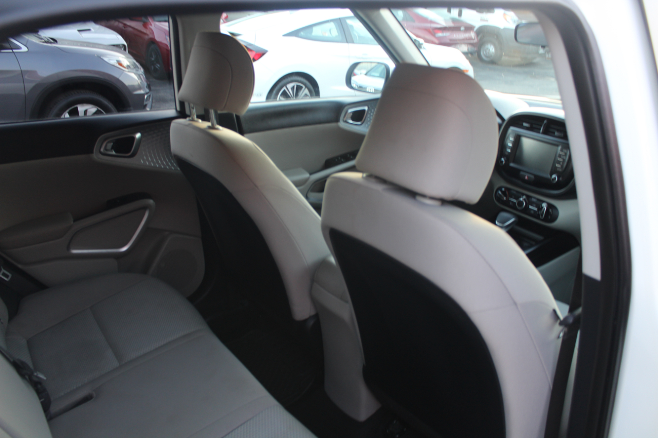 Kia Soul LX CVT 2021