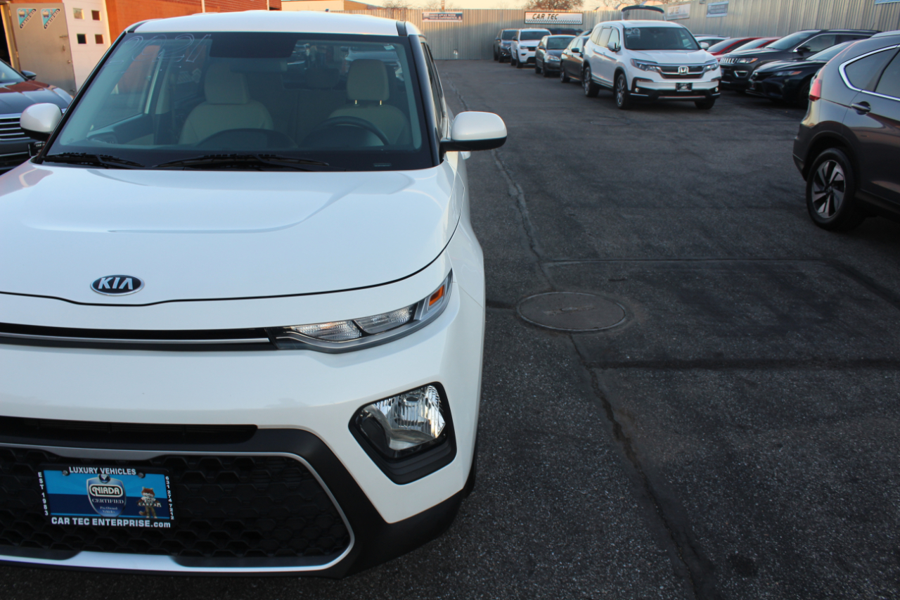 Kia Soul LX CVT 2021