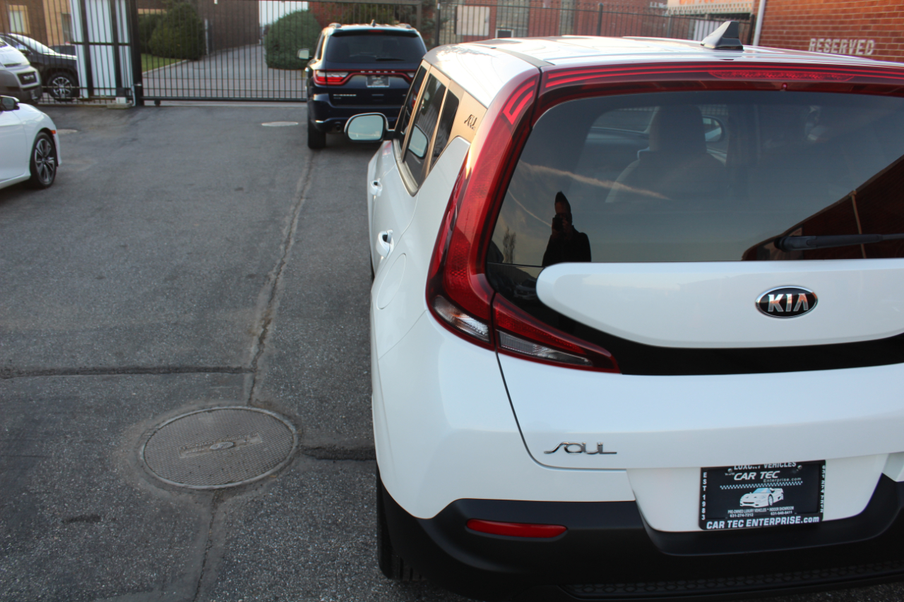 Kia Soul LX CVT 2021