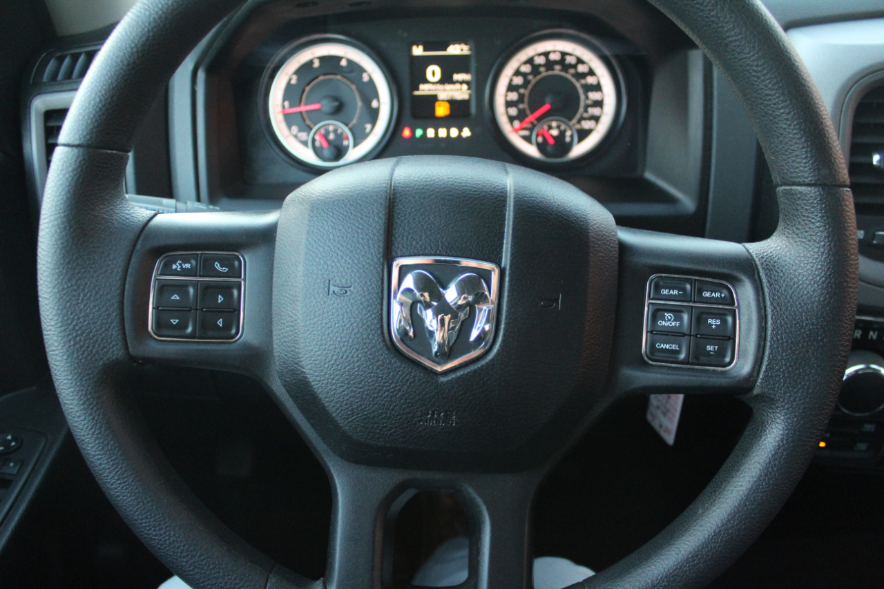 RAM 1500 Tradesman Quad Cab 4WD 2018