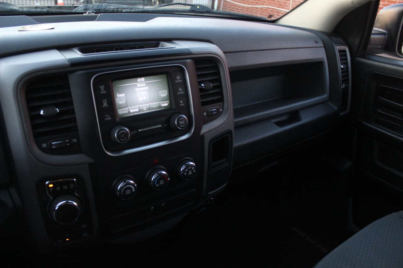 RAM 1500 Tradesman Quad Cab 4WD 2018