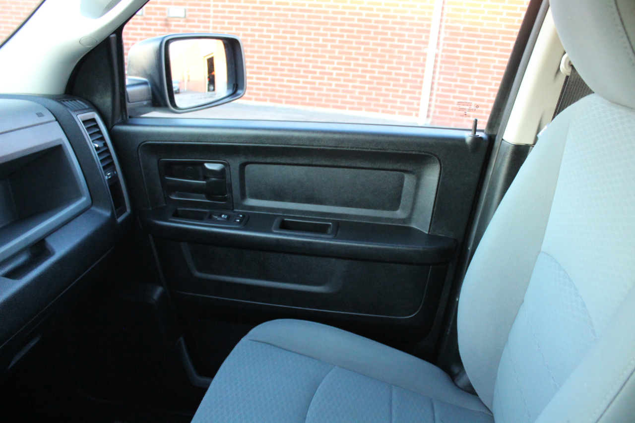 RAM 1500 Tradesman Quad Cab 4WD 2018