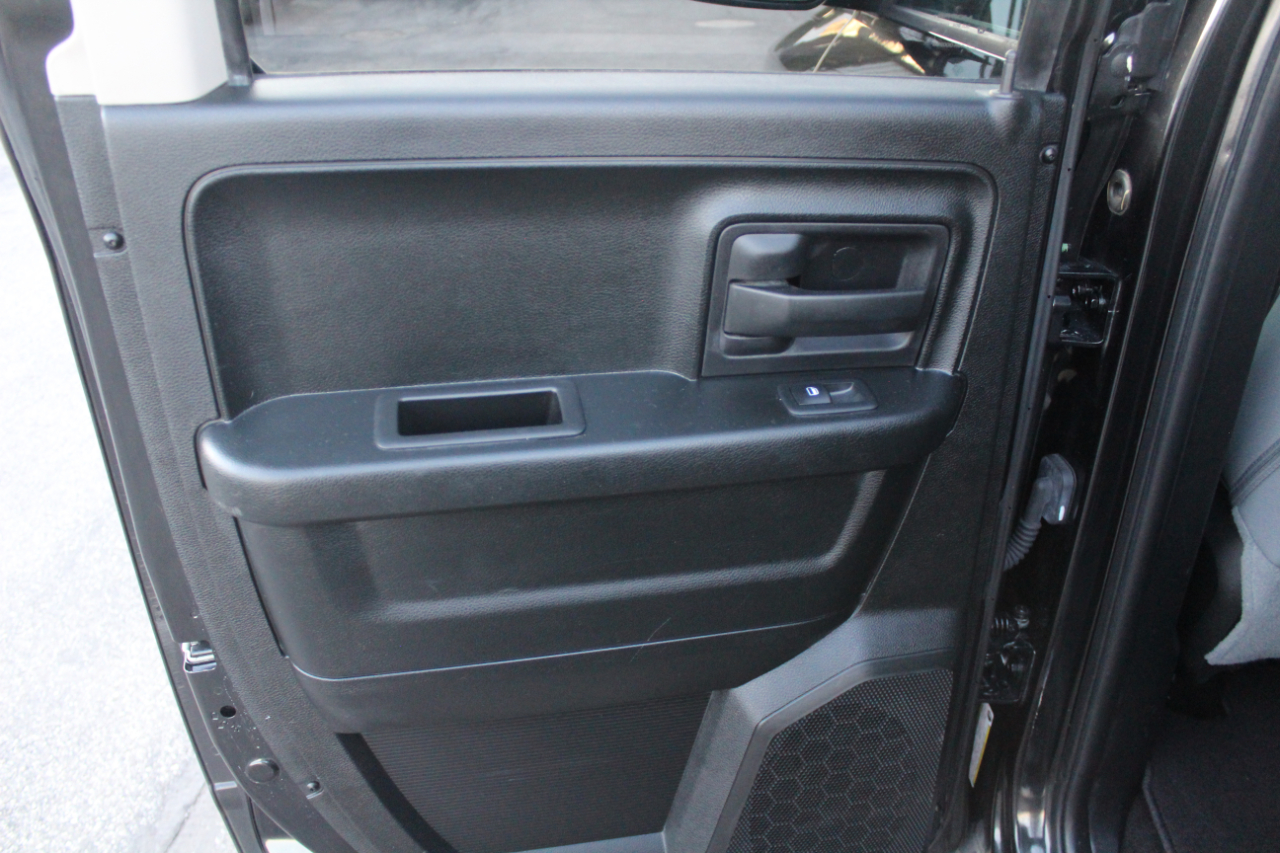 RAM 1500 Tradesman Quad Cab 4WD 2018