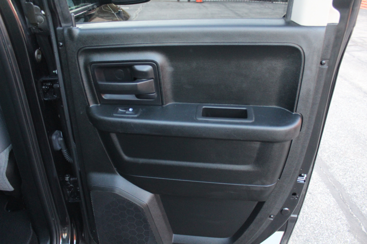 RAM 1500 Tradesman Quad Cab 4WD 2018