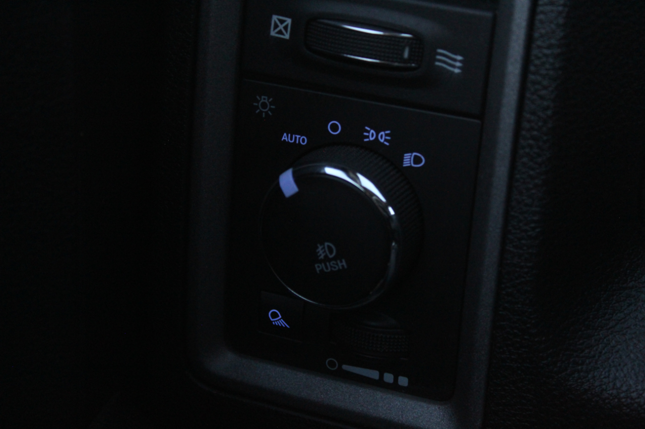 RAM 1500 Tradesman Quad Cab 4WD 2018