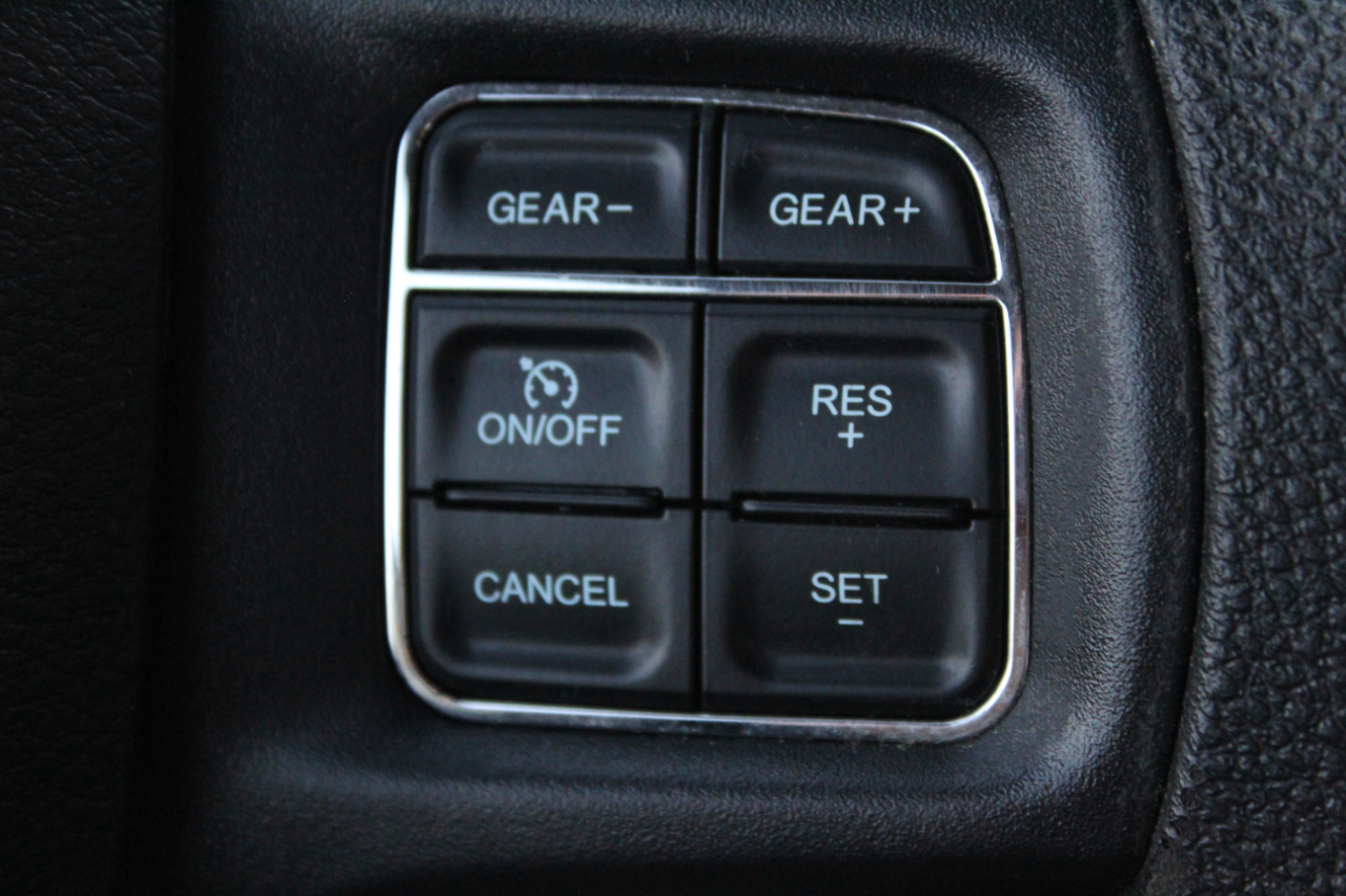 RAM 1500 Tradesman Quad Cab 4WD 2018