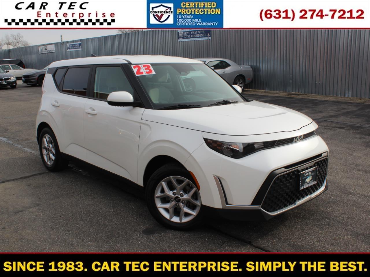 2023 Kia Soul LX's photo