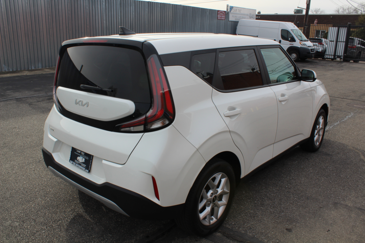 Kia Soul LX CVT 2023