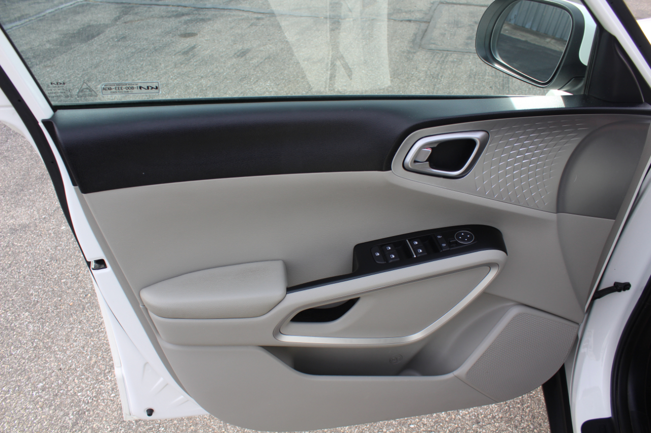 Kia Soul LX CVT 2023