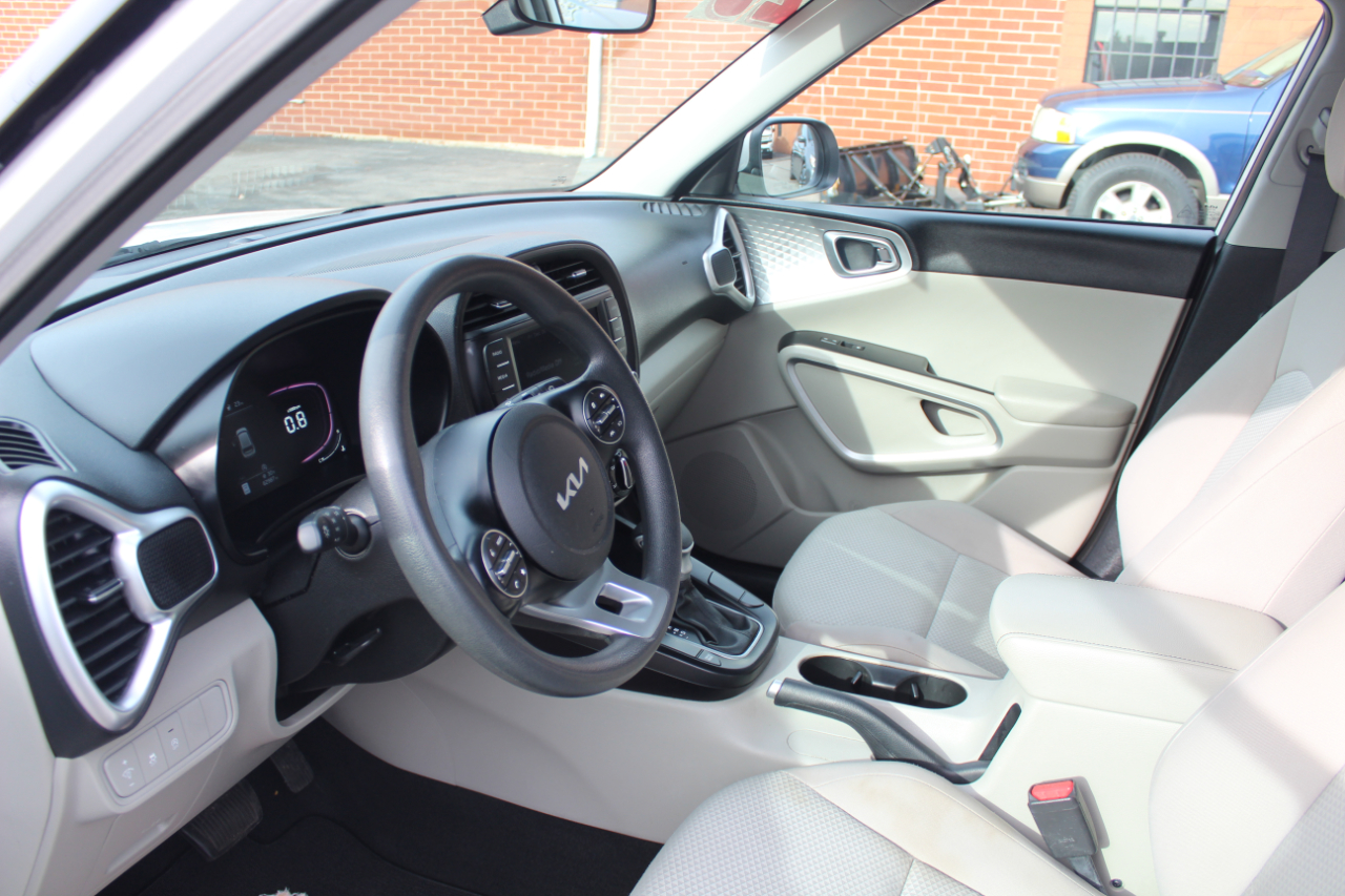 Kia Soul LX CVT 2023