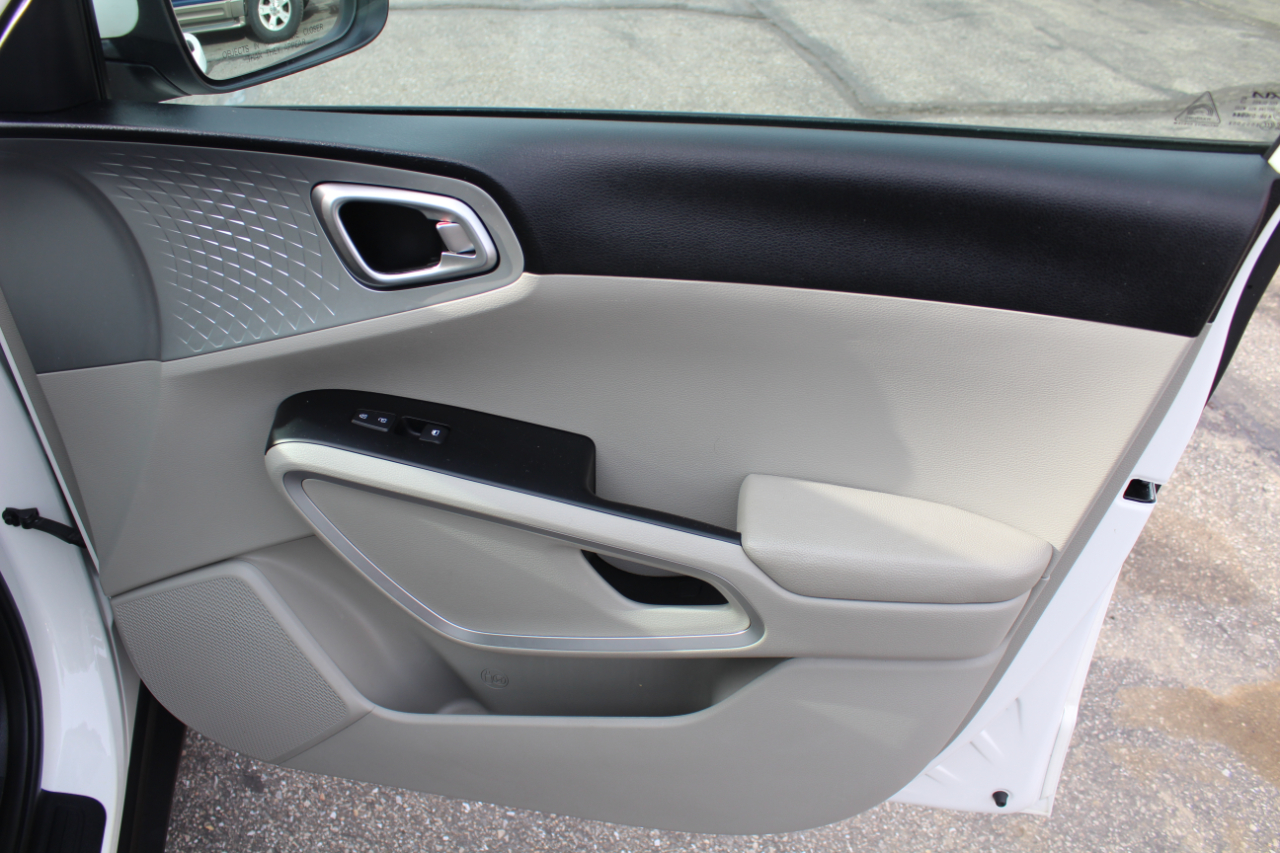 Kia Soul LX CVT 2023