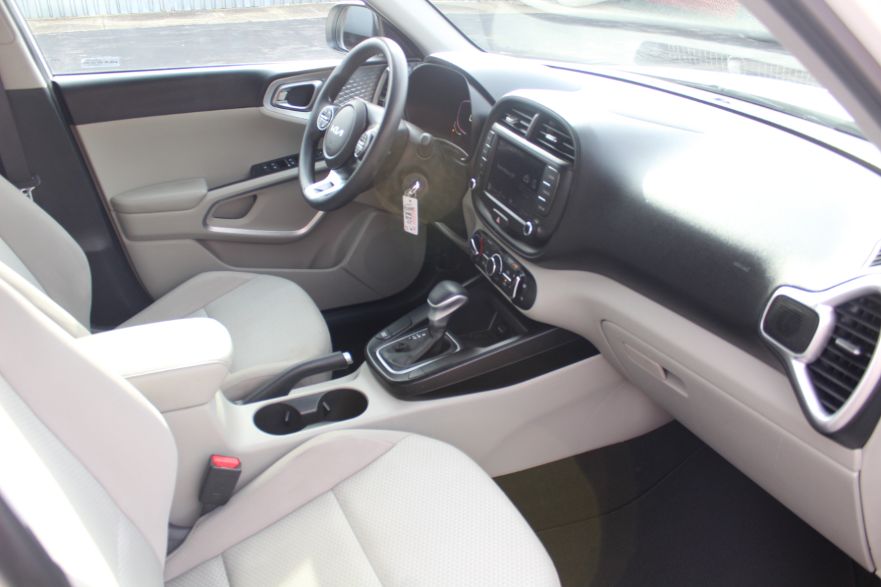 Kia Soul LX CVT 2023