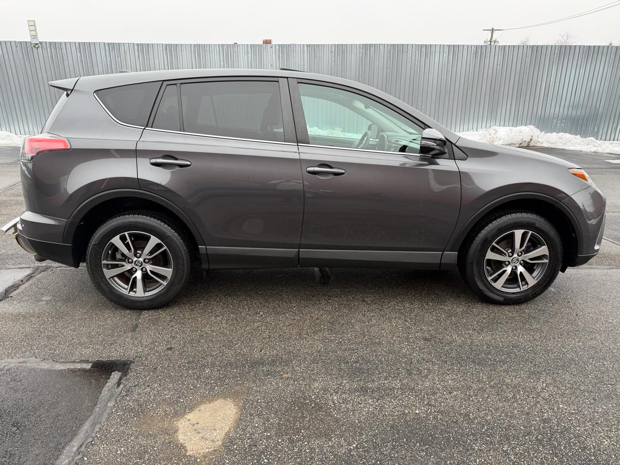 Toyota RAV4 XLE FWD 2018