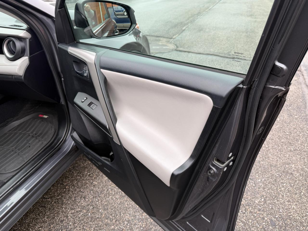 Toyota RAV4 XLE FWD 2018