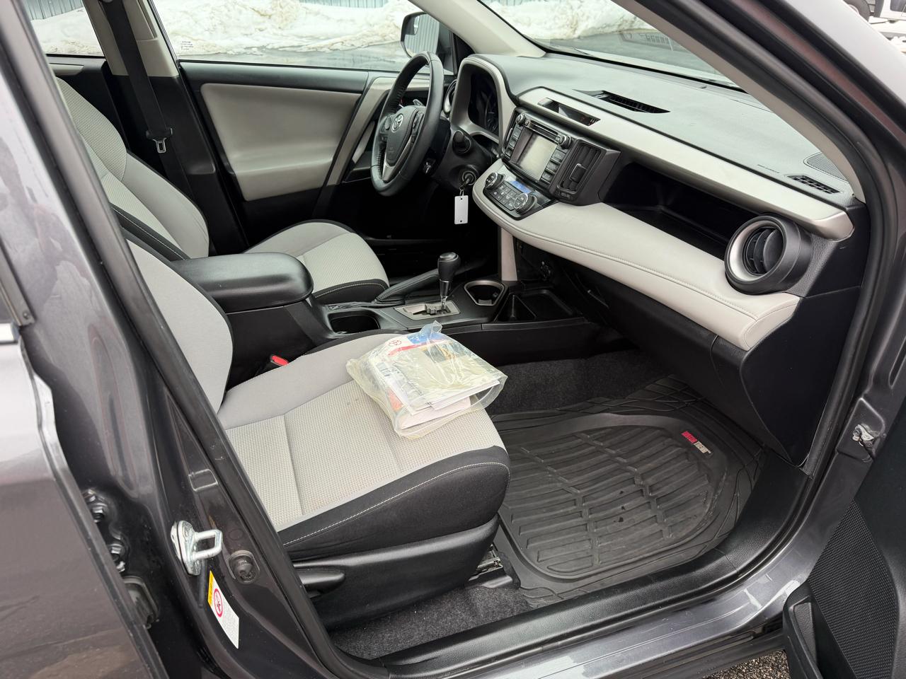 Toyota RAV4 XLE FWD 2018