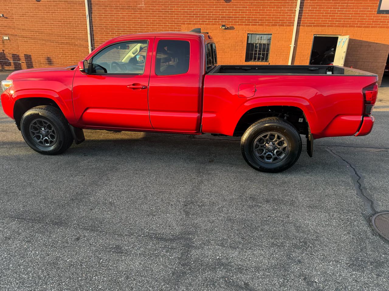 Toyota Tacoma 4WD Access Cab I4 AT SR (Natl) 2022