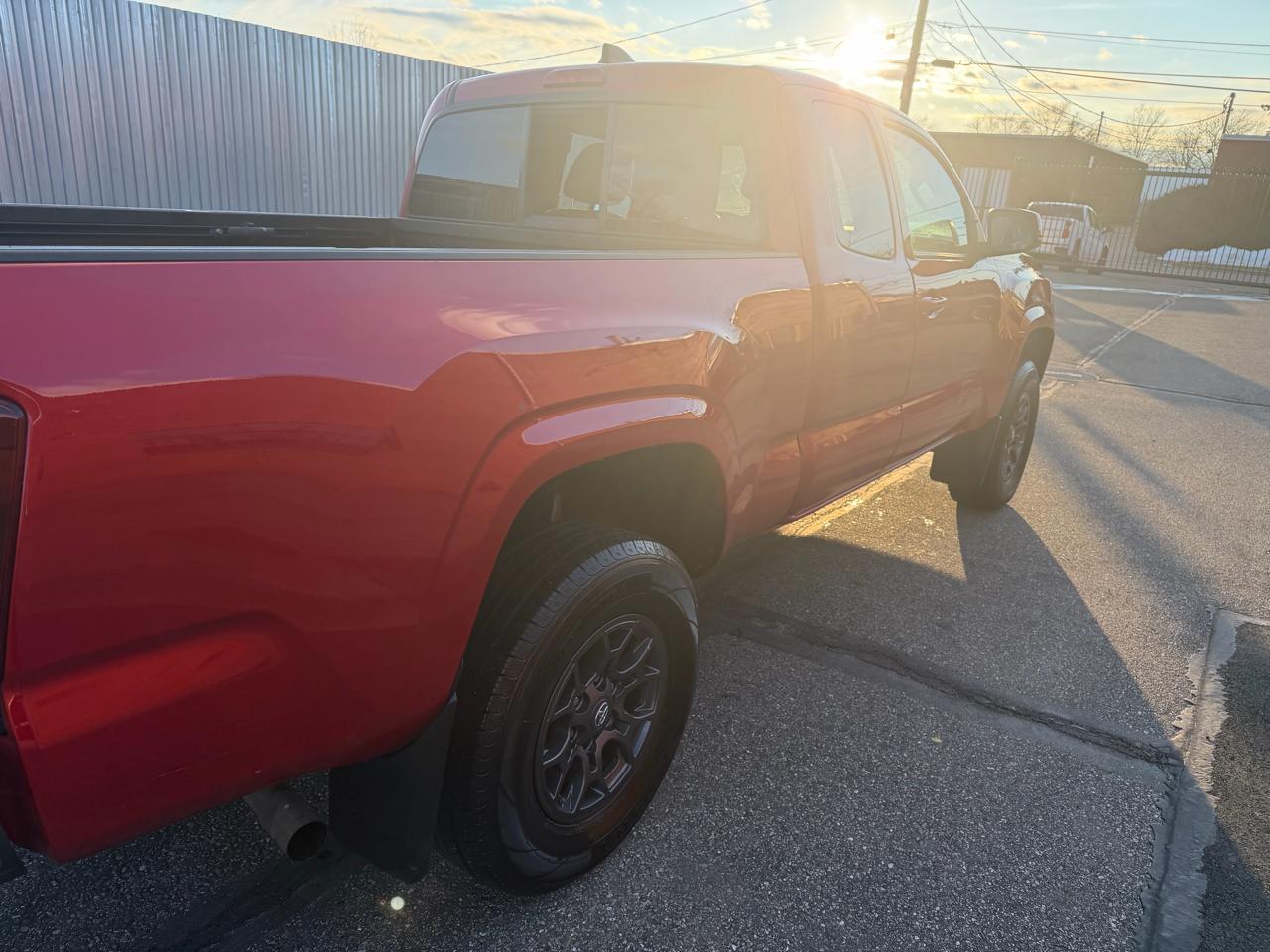 Toyota Tacoma 4WD Access Cab I4 AT SR (Natl) 2022