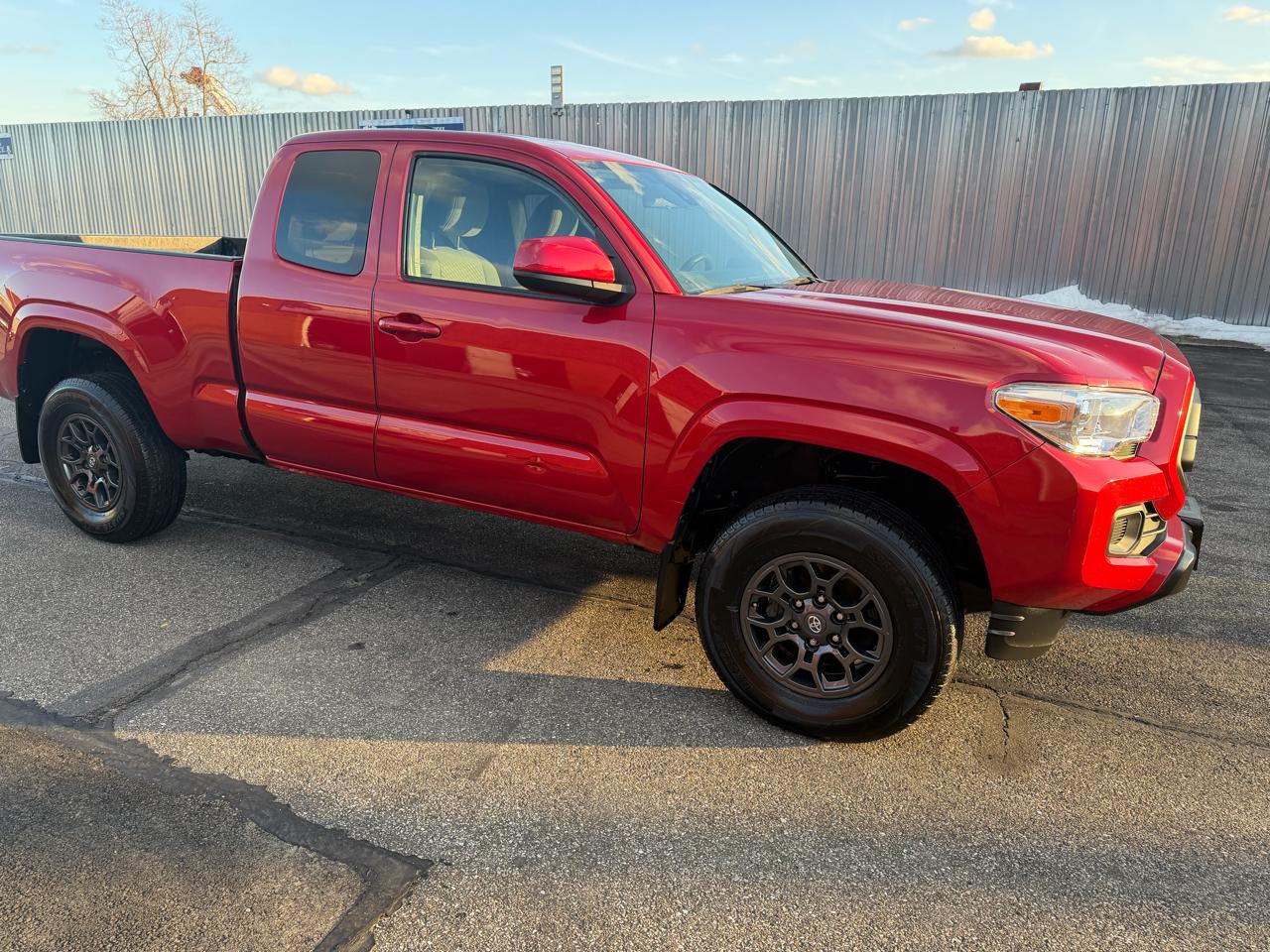 Toyota Tacoma 4WD Access Cab I4 AT SR (Natl) 2022