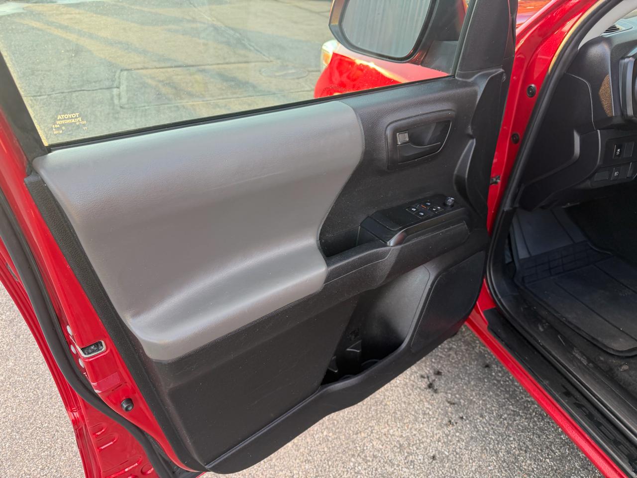 Toyota Tacoma 4WD Access Cab I4 AT SR (Natl) 2022