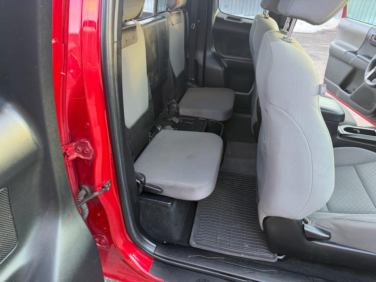 Toyota Tacoma 4WD Access Cab I4 AT SR (Natl) 2022