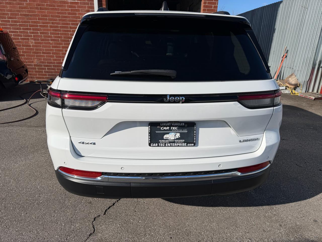 Jeep Grand Cherokee Laredo 4WD 2023