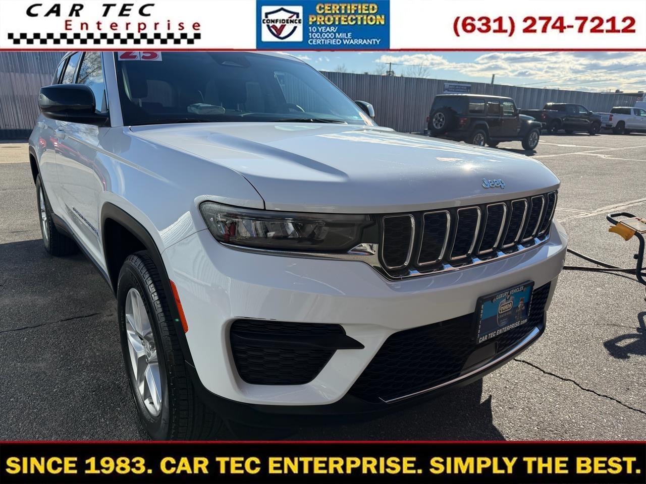 Jeep Grand Cherokee Laredo 4WD 2023
