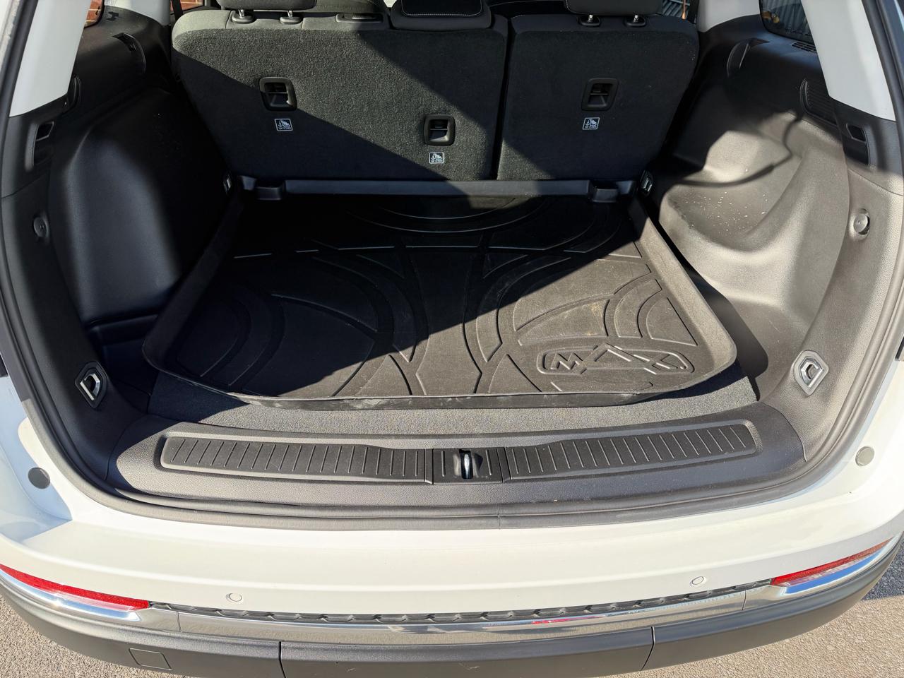 Jeep Grand Cherokee Laredo 4WD 2023