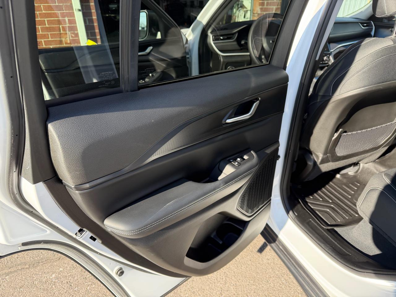 Jeep Grand Cherokee Laredo 4WD 2023