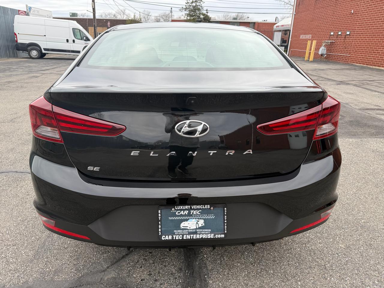 Hyundai Elantra SE 6M 2020