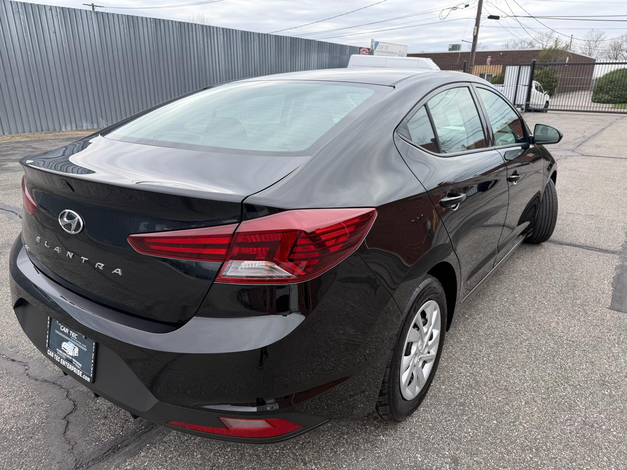 Hyundai Elantra SE 6M 2020