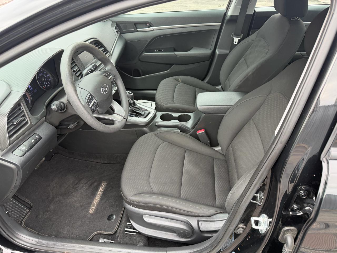Hyundai Elantra SE 6M 2020