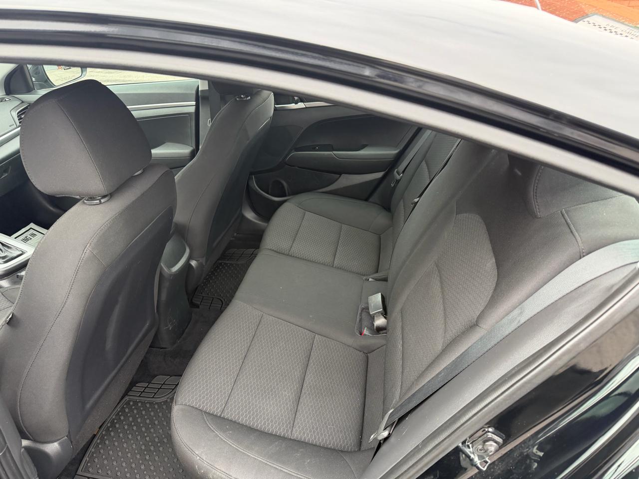 Hyundai Elantra SE 6M 2020