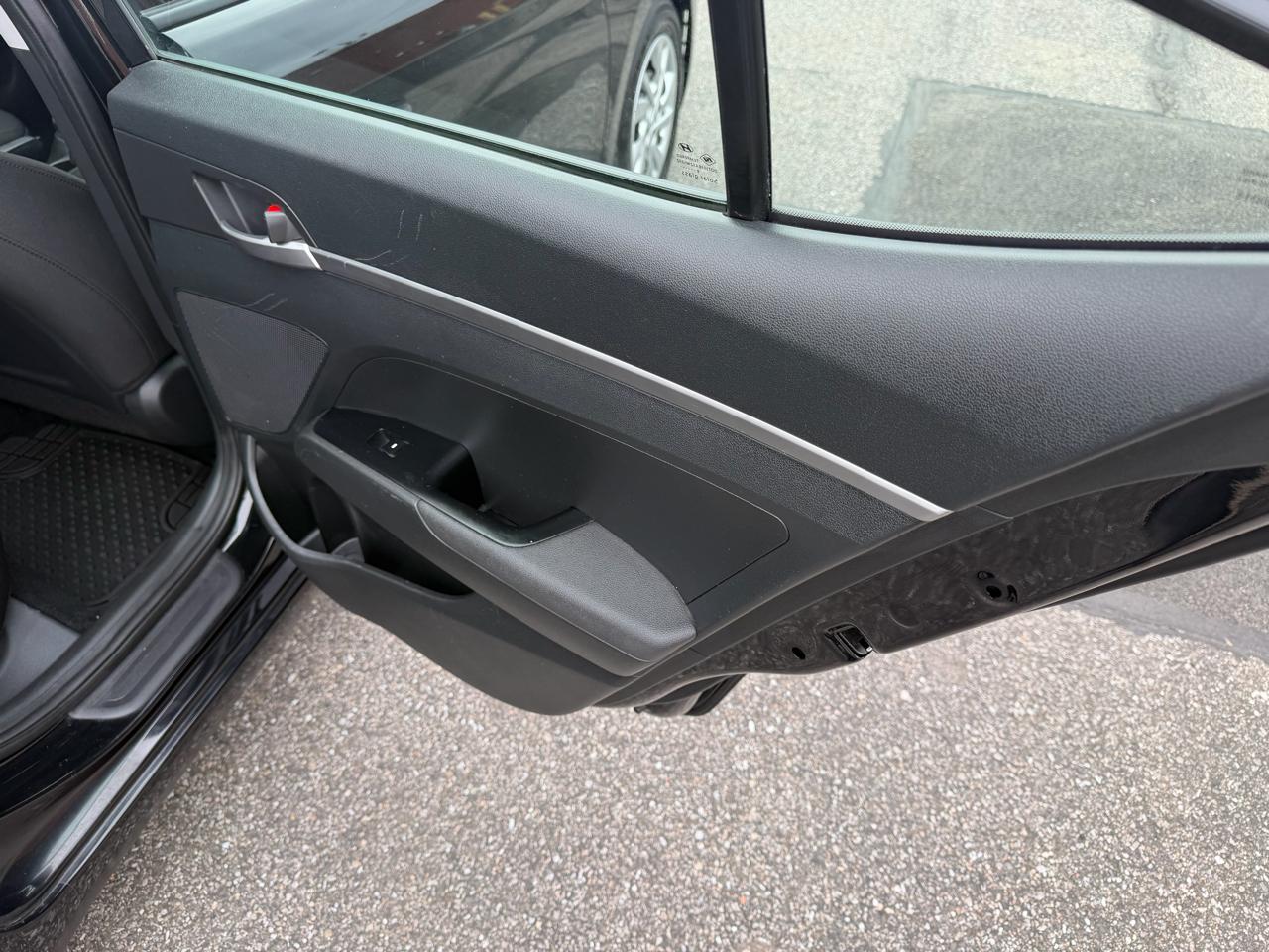 Hyundai Elantra SE 6M 2020