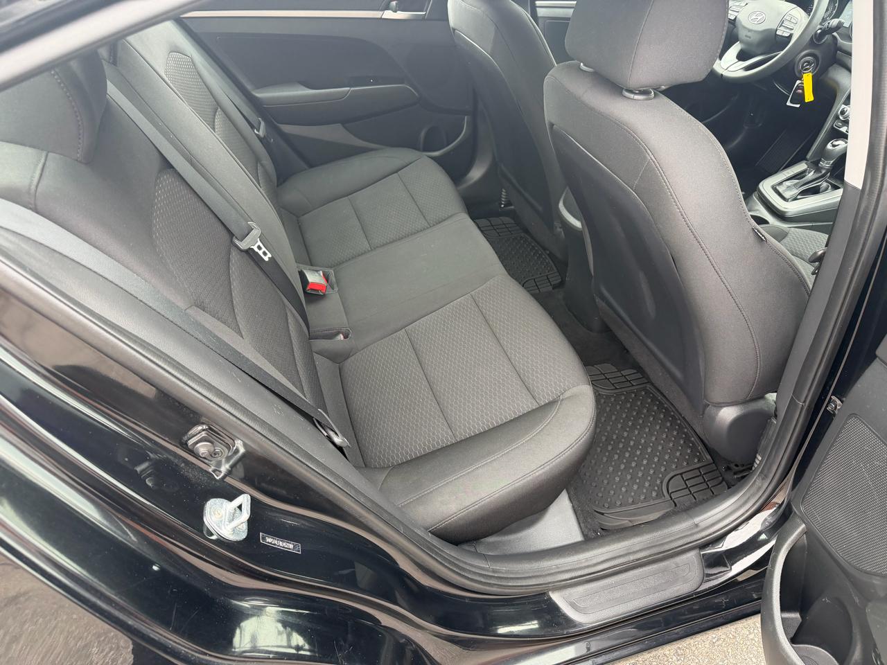 Hyundai Elantra SE 6M 2020
