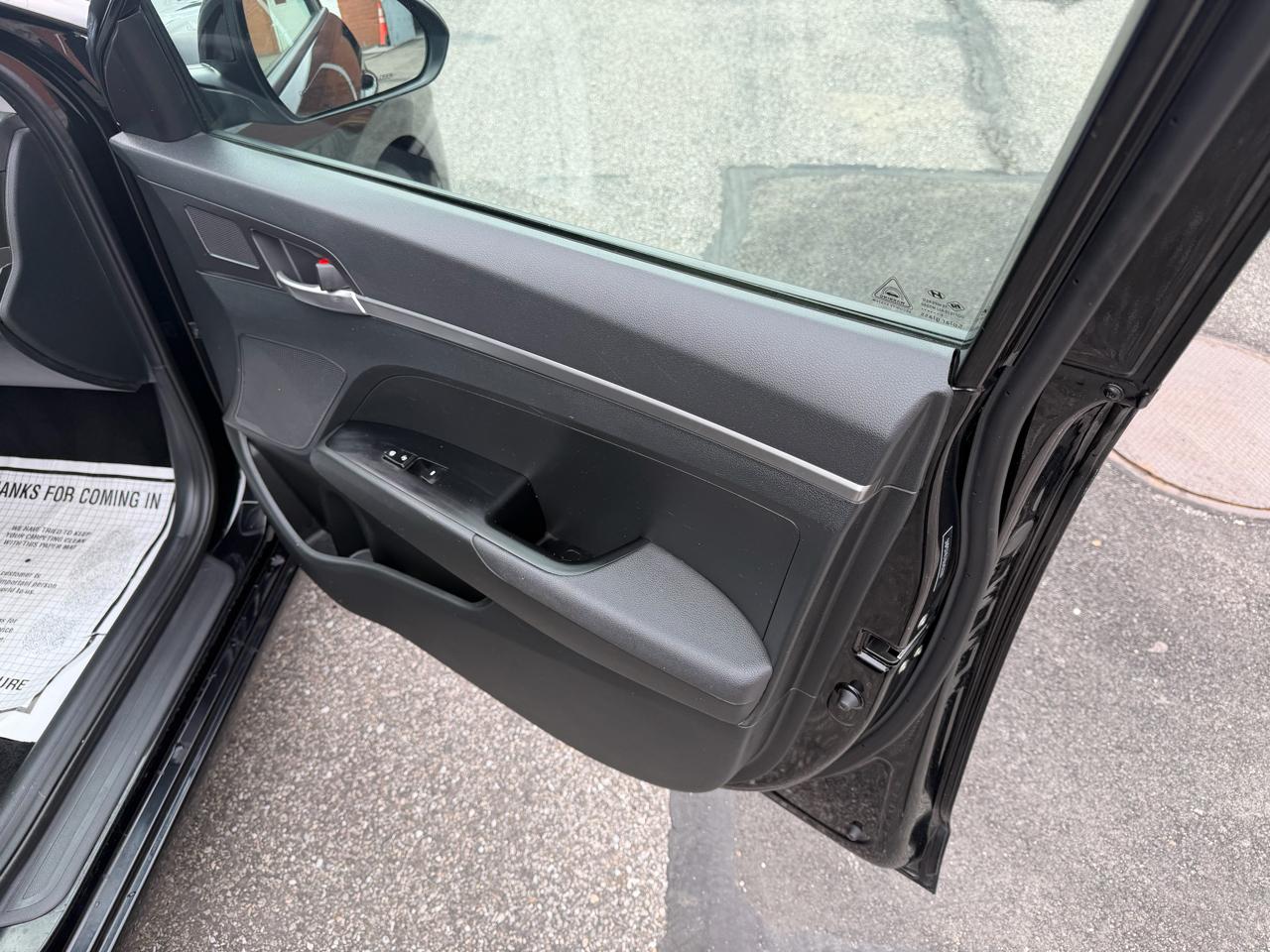 Hyundai Elantra SE 6M 2020