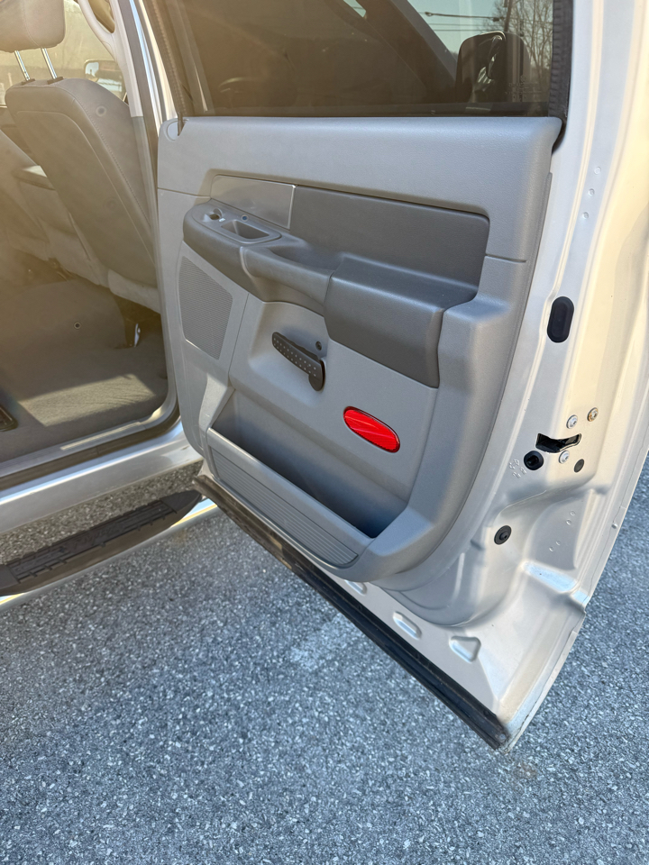 Dodge Ram 2500 Laramie Mega Cab 4WD 2009