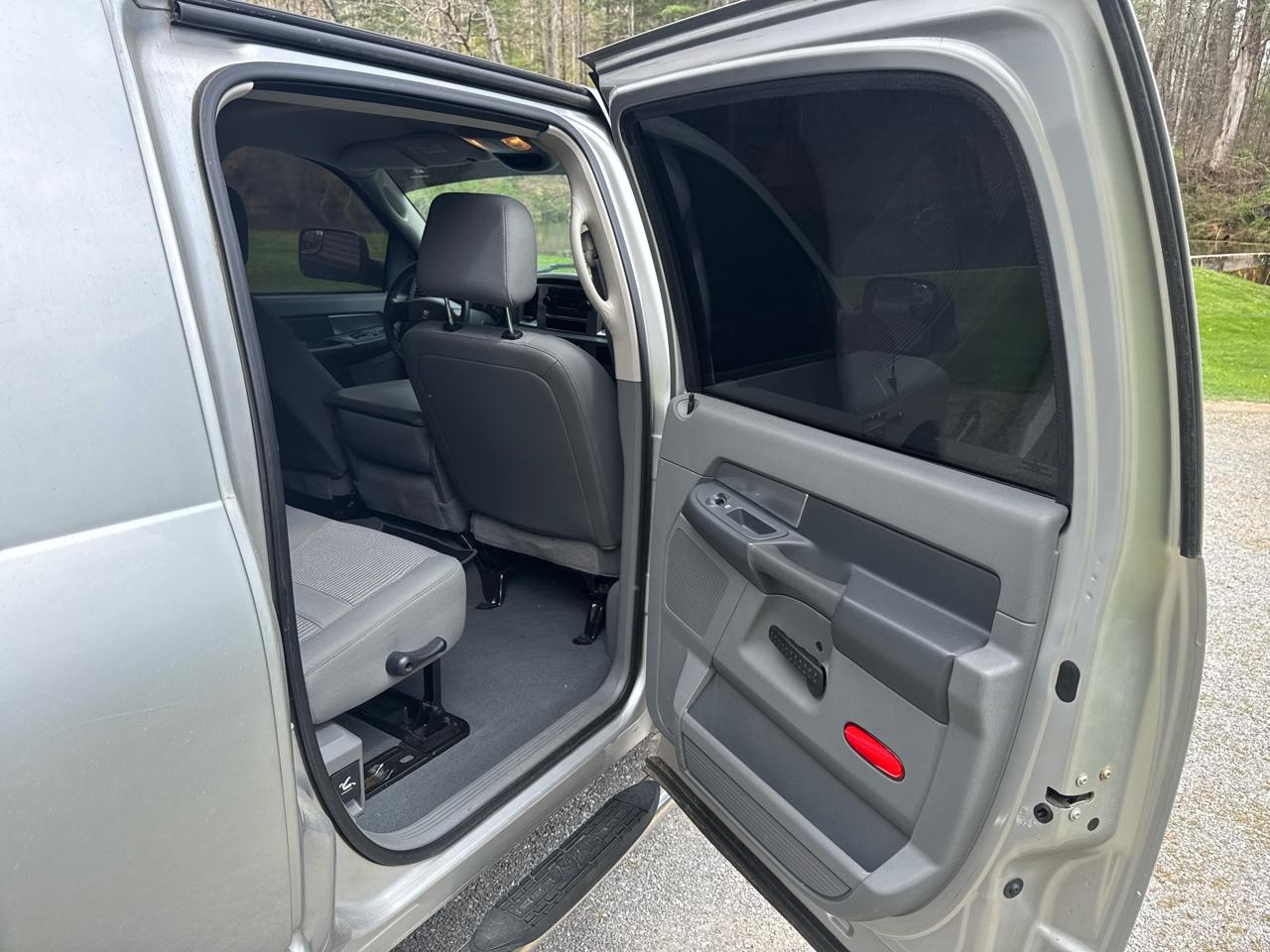 Dodge Ram 2500 Laramie Mega Cab 4WD 2009