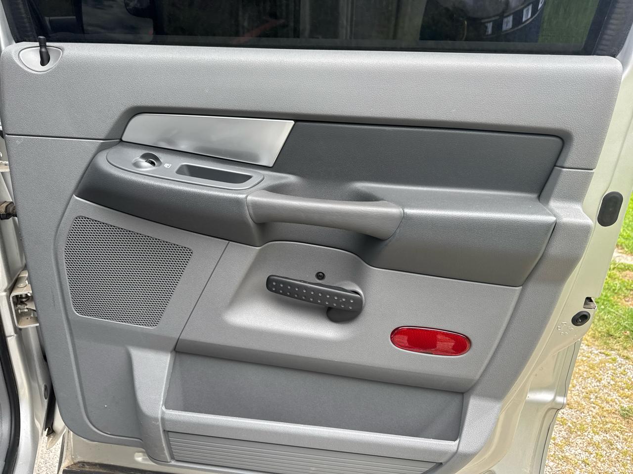 Dodge Ram 2500 Laramie Mega Cab 4WD 2009