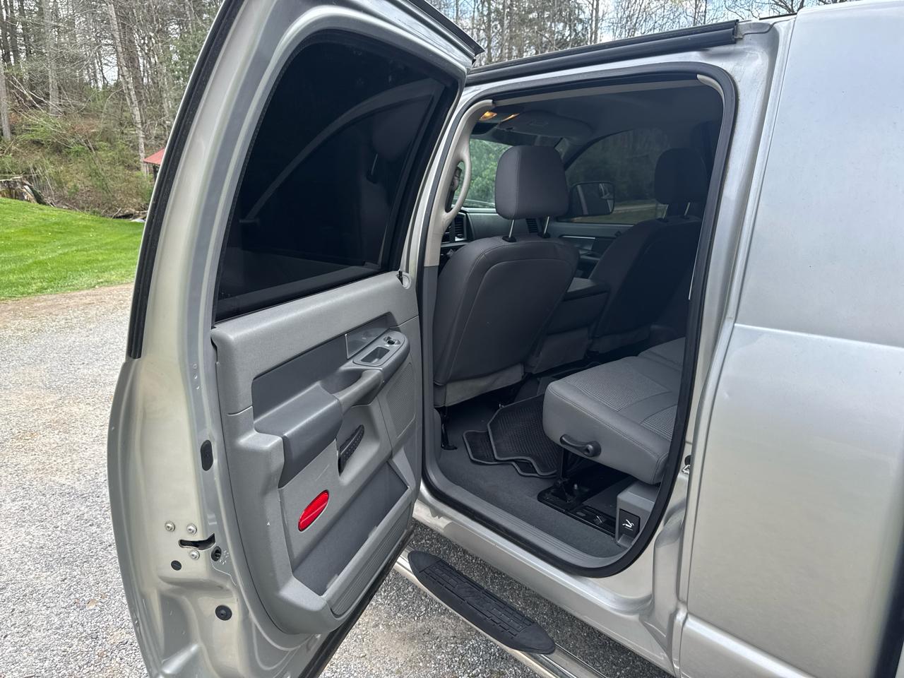 Dodge Ram 2500 Laramie Mega Cab 4WD 2009