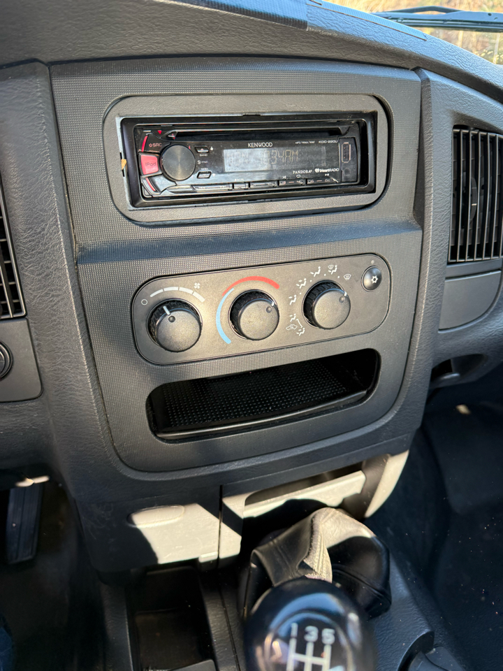 Dodge Ram 1500 ST Quad Cab Short Bed 2WD 2003