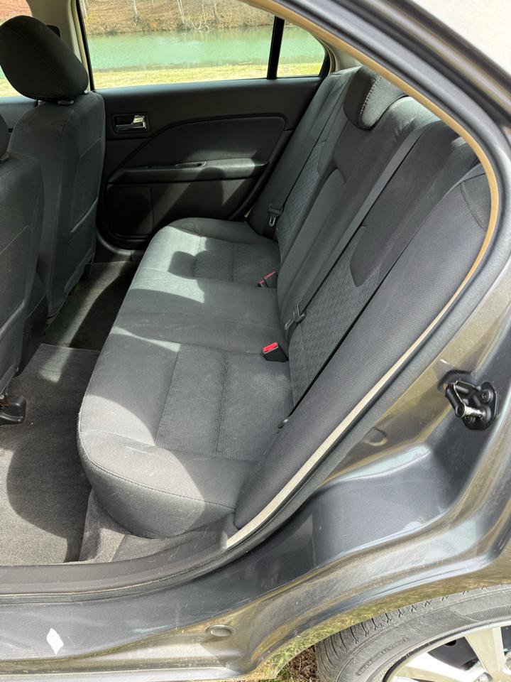 Ford Fusion I4 SE 2011