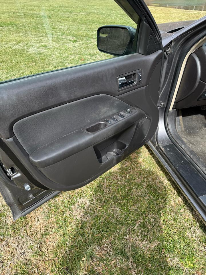 Ford Fusion I4 SE 2011