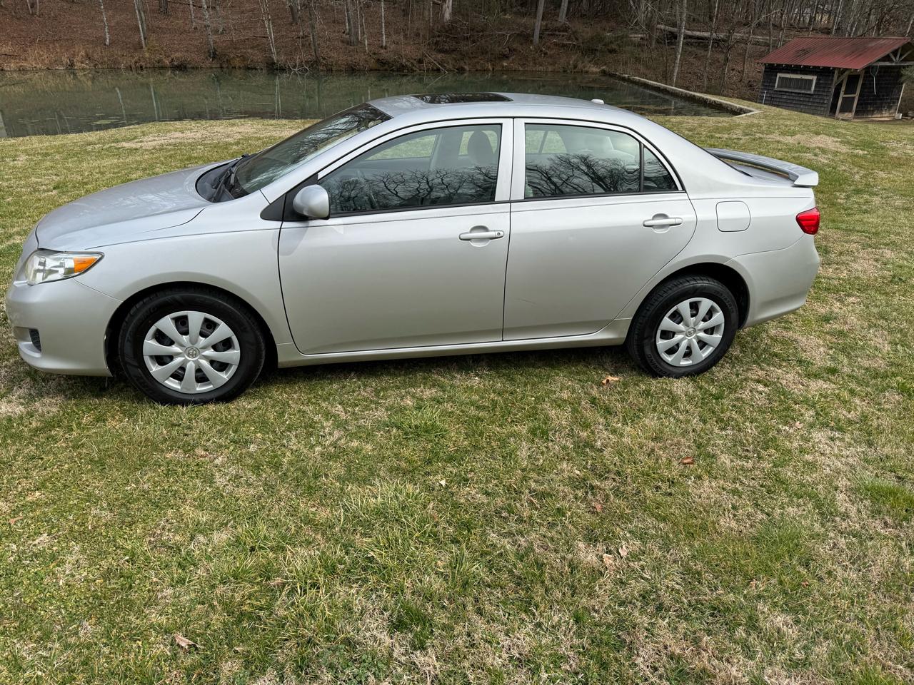 Toyota Corolla 4dr Sdn Base Auto 2009