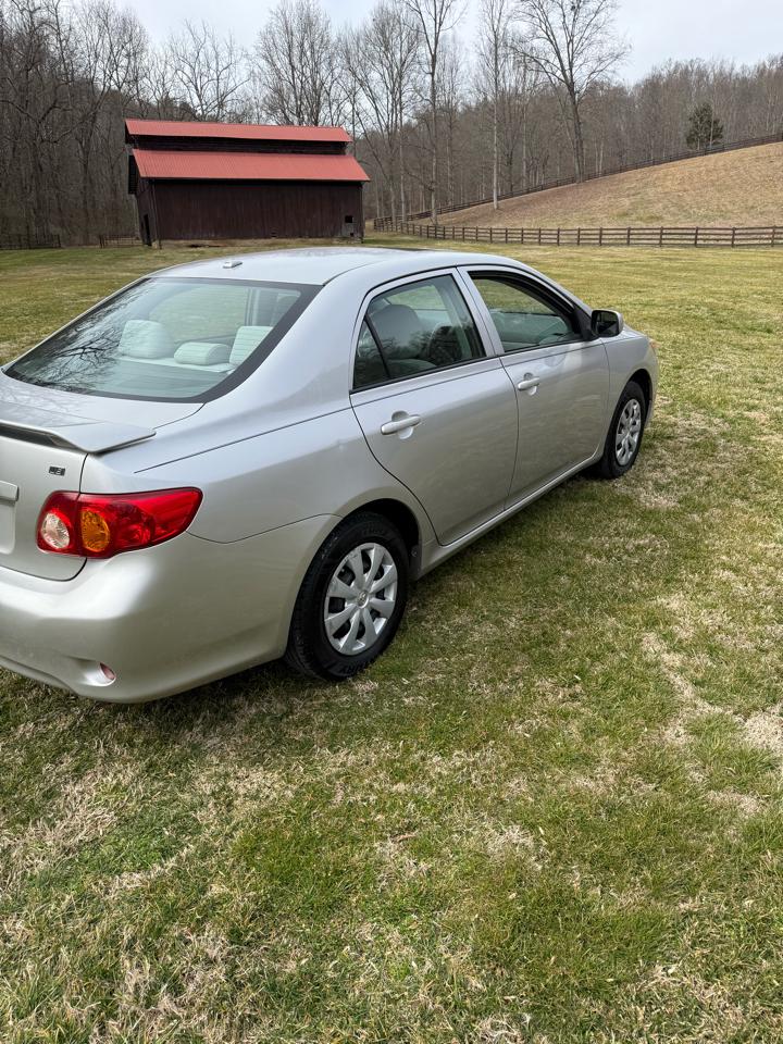 Toyota Corolla 4dr Sdn Base Auto 2009