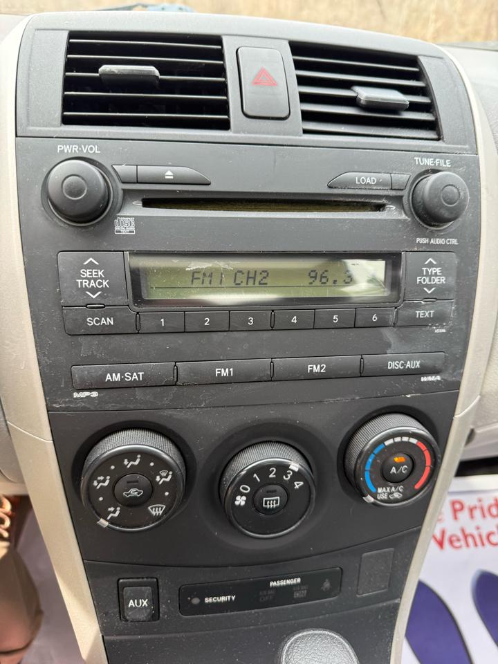 Toyota Corolla 4dr Sdn Base Auto 2009