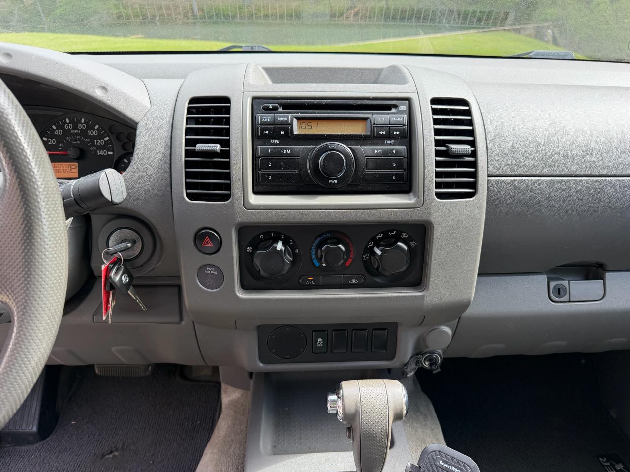 Nissan Frontier SV I4 King Cab 2WD 2013