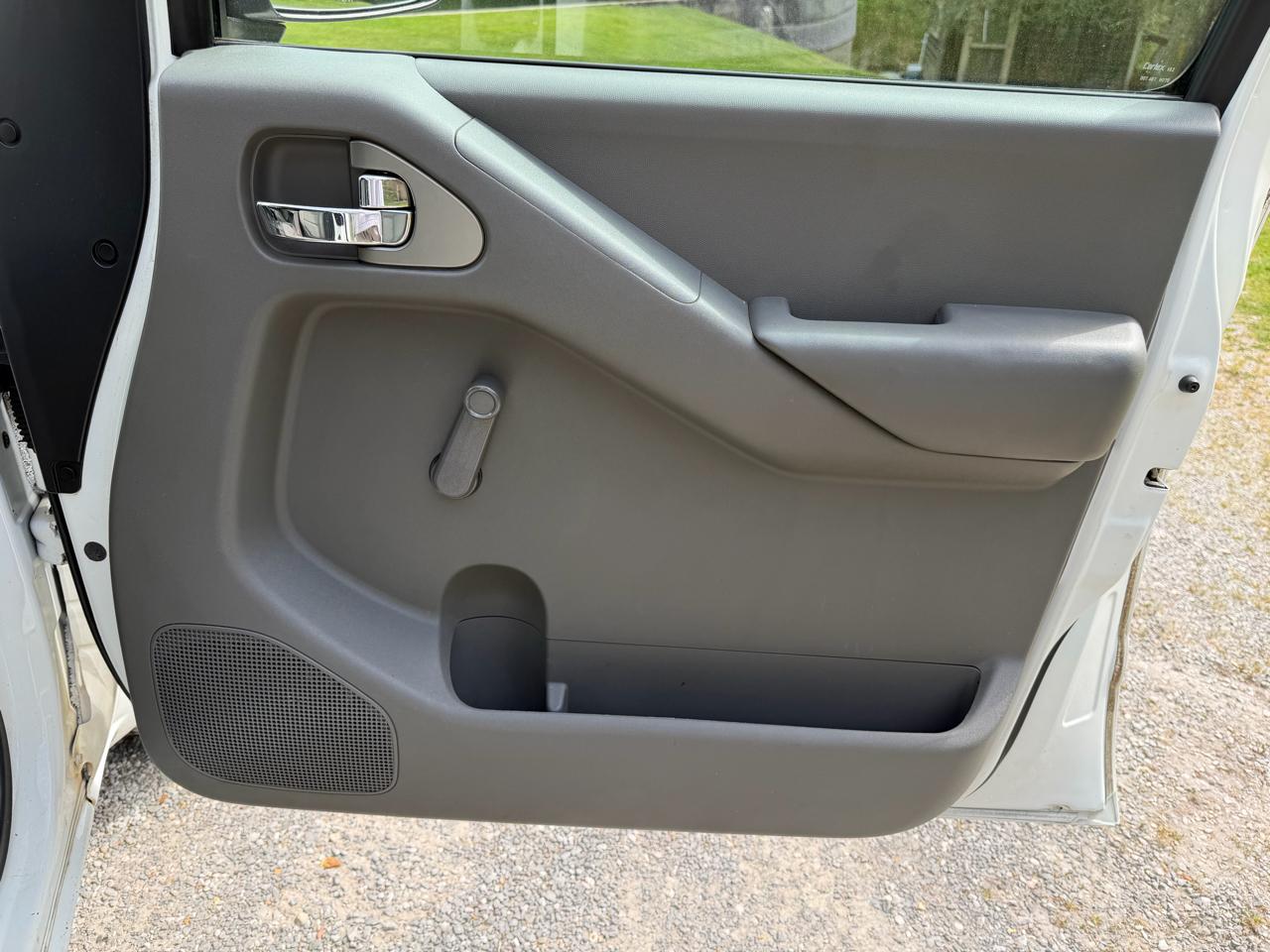 Nissan Frontier SV I4 King Cab 2WD 2013