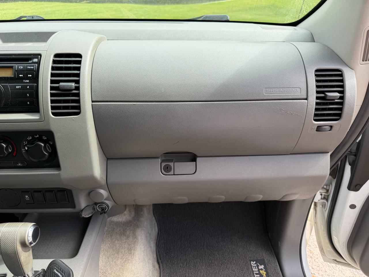 Nissan Frontier SV I4 King Cab 2WD 2013